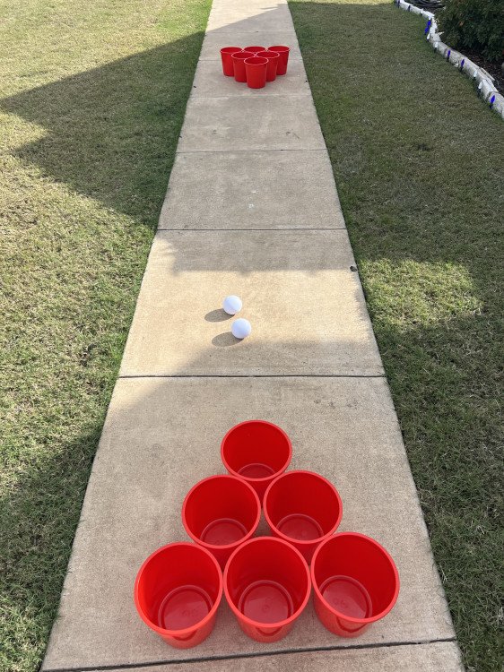 GIANT YARD PONG