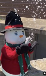 IMG 4197 1765482437 SNOWMAN SNOW MACHINE